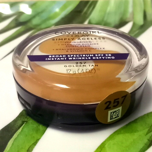 Covergirl + Olay Simply Ageless Golden Tan 257 Foundation - Picture 2 of 8